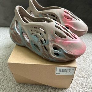 Adidas Yeezy Foam Rnnr MX Sand Grey